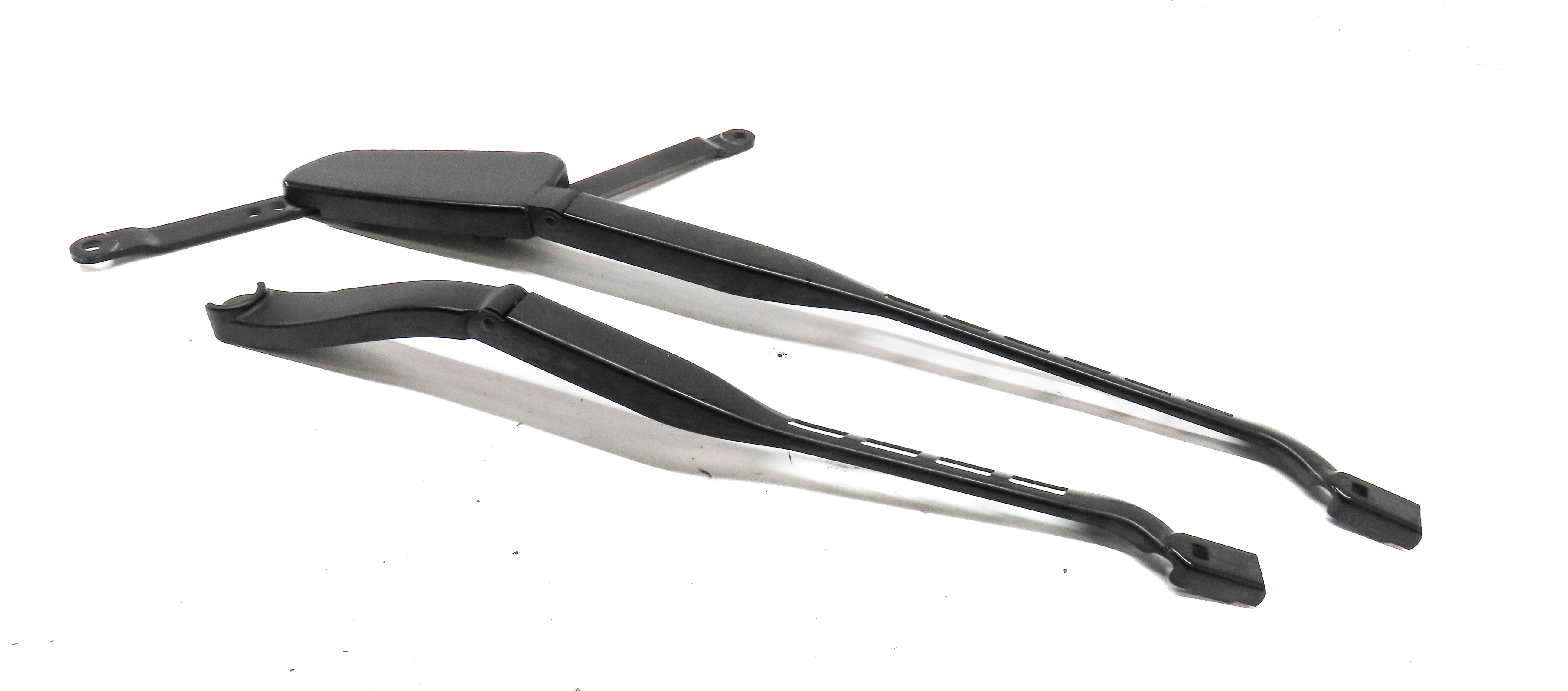12-19 MERCEDES GL GLS M GLE (W166 X166) FRONT LEFT AND RIGHT WIPER ARM SET OF 2 — exact item pictured
